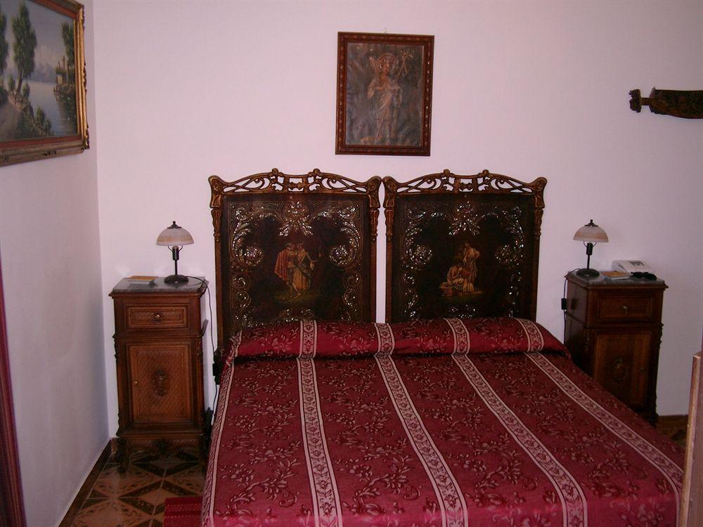 Hotel La Riva Джардини-Наксос Экстерьер фото
