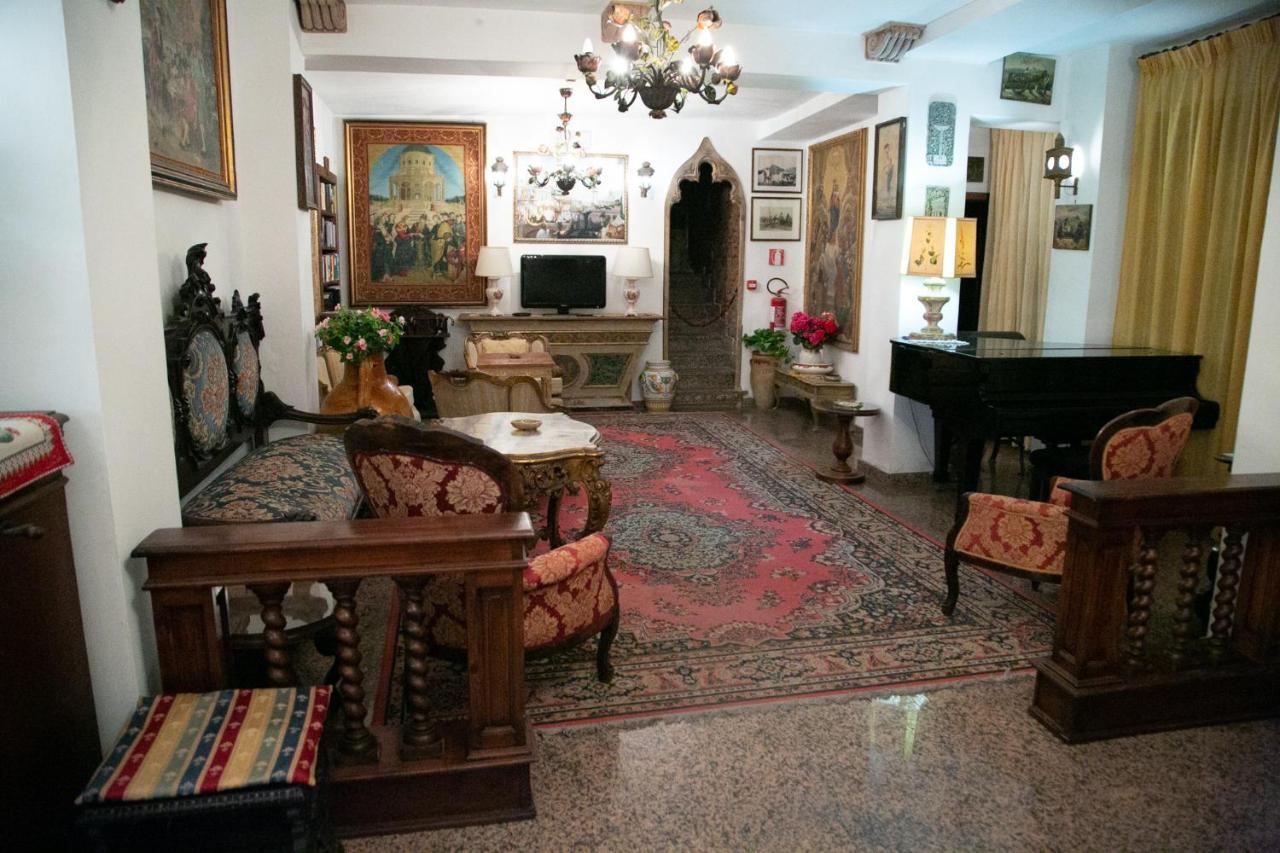 Hotel La Riva Джардини-Наксос Экстерьер фото