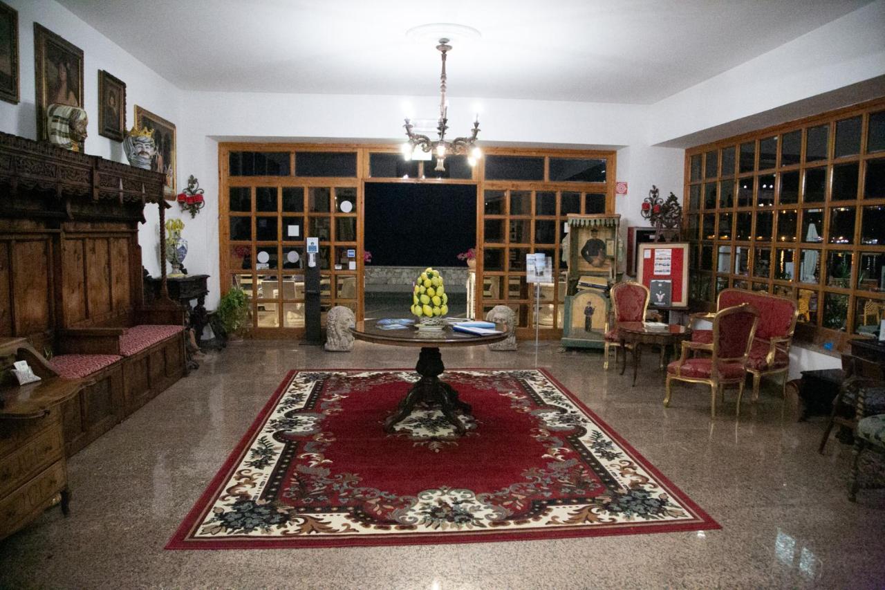 Hotel La Riva Джардини-Наксос Экстерьер фото