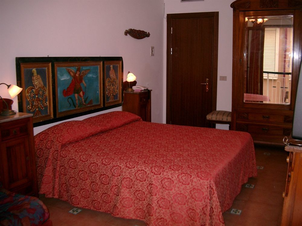 Hotel La Riva Джардини-Наксос Экстерьер фото