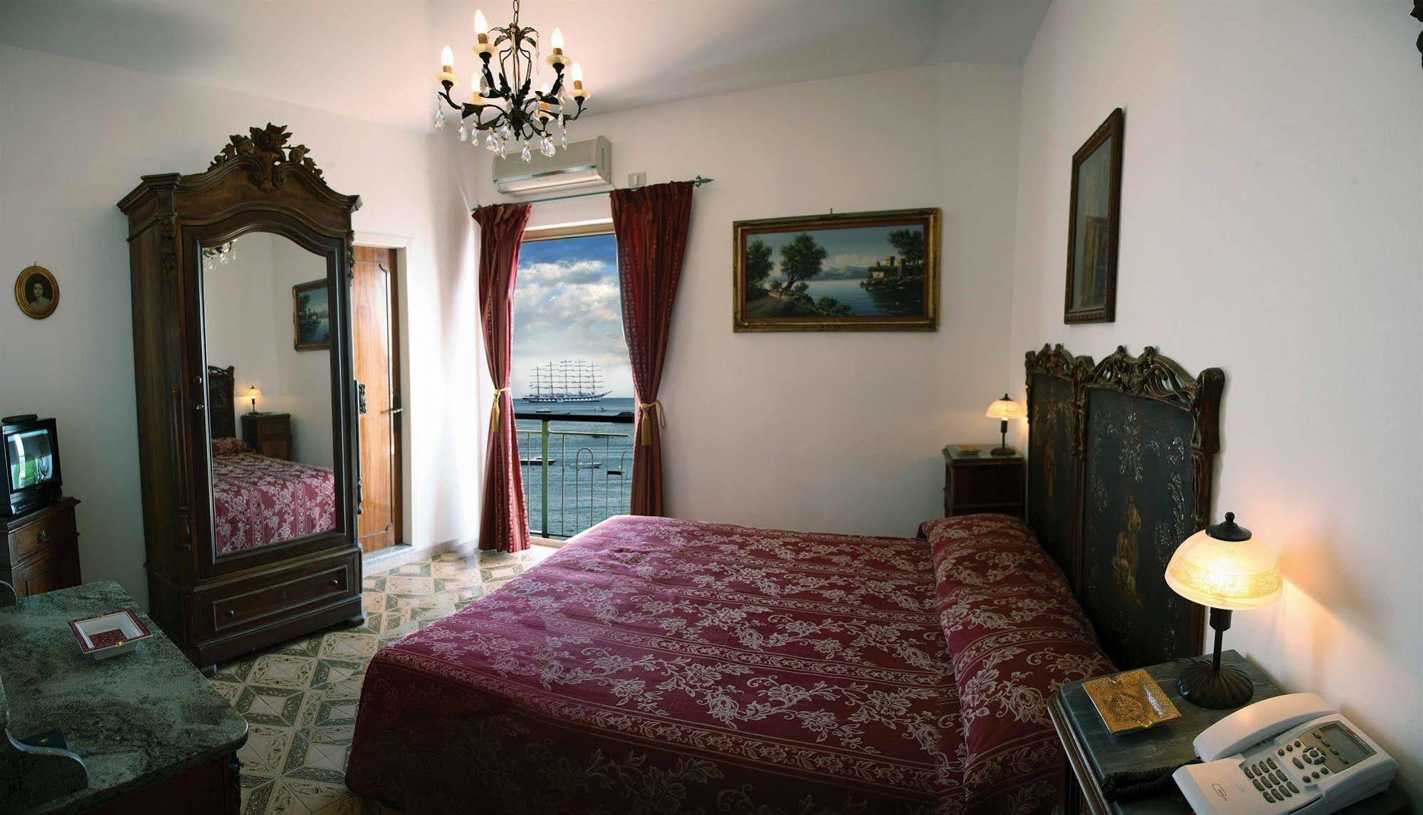Hotel La Riva Джардини-Наксос Экстерьер фото