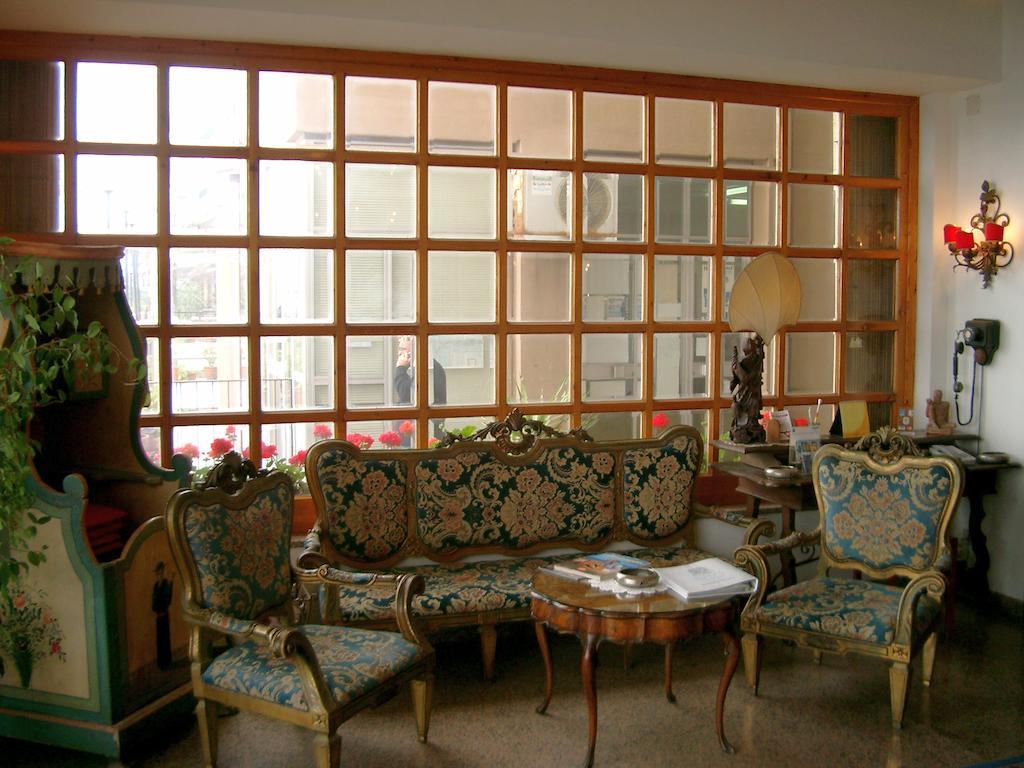 Hotel La Riva Джардини-Наксос Экстерьер фото